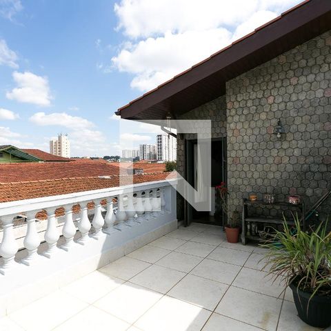 Casa à venda com 170m², 3 quartos e 2 vagas Casa à venda com 170m², 3 quartos e 2 vagassuíte varanda