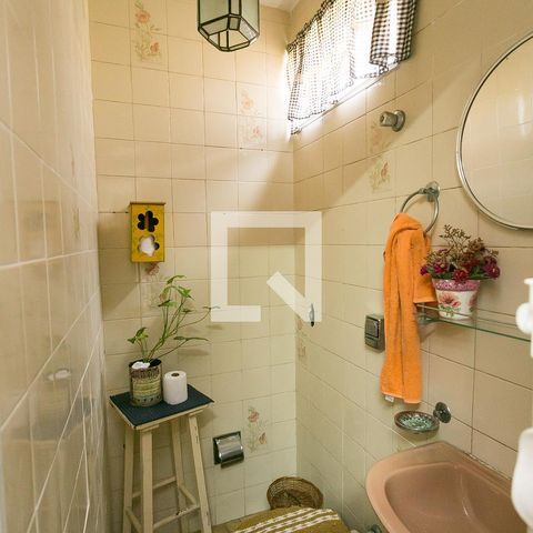 Casa à venda com 170m², 3 quartos e 2 vagas Casa à venda com 170m², 3 quartos e 2 vagasÁrea de Serviço