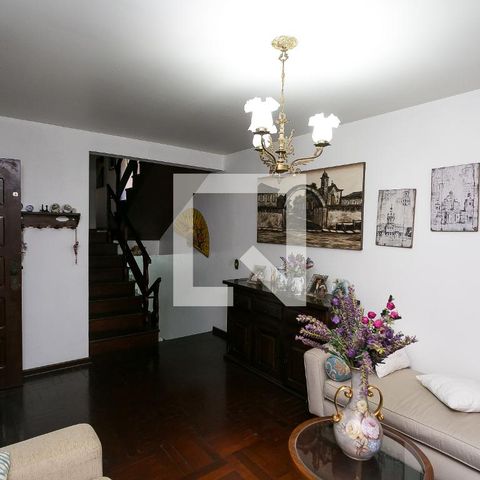 Casa à venda com 170m², 3 quartos e 2 vagas Casa à venda com 170m², 3 quartos e 2 vagasSala