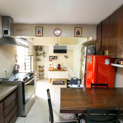 Casa à venda com 170m², 3 quartos e 2 vagas Casa à venda com 170m², 3 quartos e 2 vagasCozinha