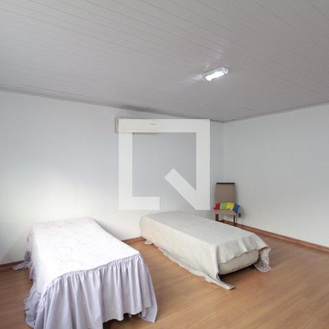 Casa à venda com 200m², 6 quartos e 2 vagasCasa 2 | Quarto 1