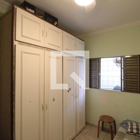 Casa à venda com 200m², 6 quartos e 2 vagasQuarto 2