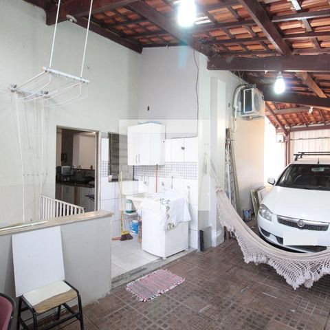 Casa à venda com 200m², 6 quartos e 2 vagasArea de Serviço