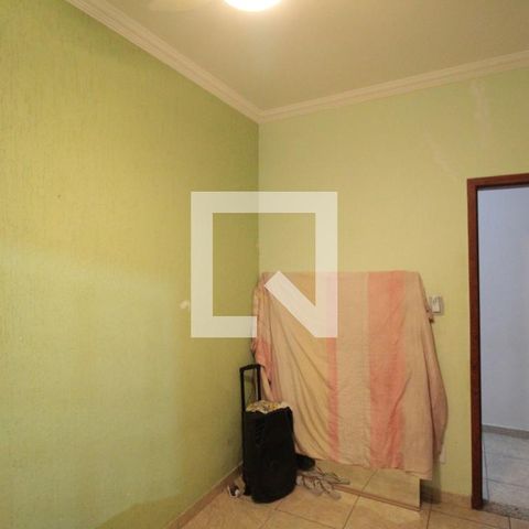 Casa à venda com 200m², 6 quartos e 2 vagasQuarto 2