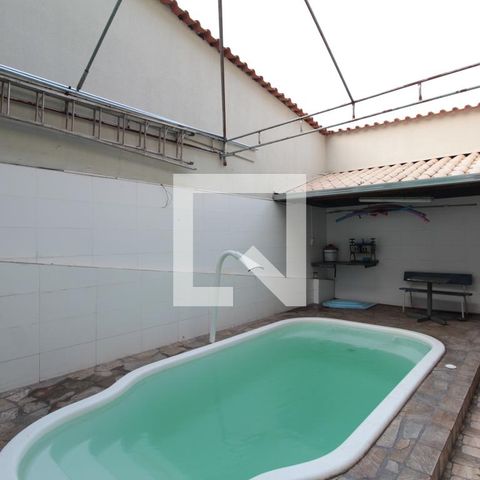 Casa à venda com 200m², 6 quartos e 2 vagasPiscina