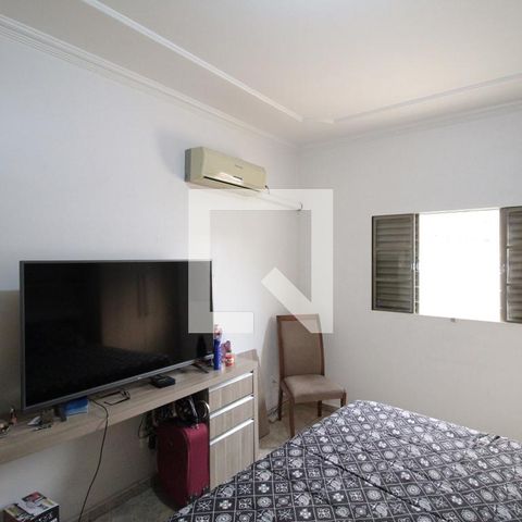Casa à venda com 200m², 6 quartos e 2 vagasSuite