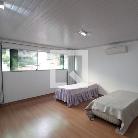 Casa à venda com 200m², 6 quartos e 2 vagasCasa 2 | Quarto 1