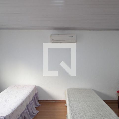 Casa à venda com 200m², 6 quartos e 2 vagasCasa 2 | Quarto 1