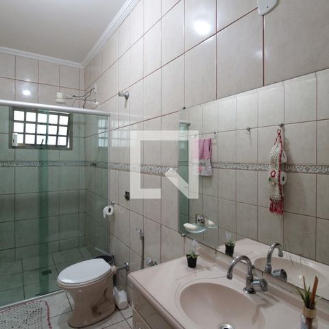 Casa à venda com 200m², 6 quartos e 2 vagasBanheiro Social