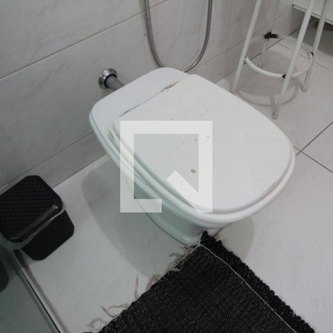 Casa à venda com 200m², 6 quartos e 2 vagasBanheiro da Suite