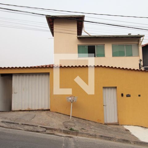 Casa à venda com 200m², 6 quartos e 2 vagasFachada