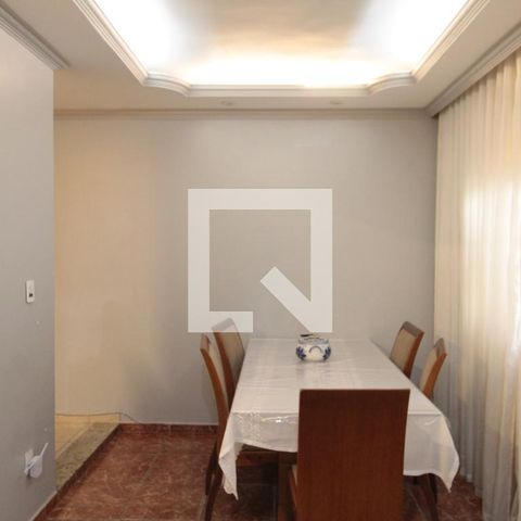 Casa à venda com 200m², 6 quartos e 2 vagasSala
