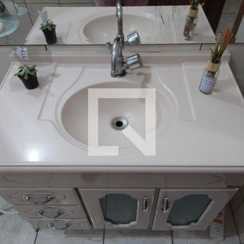 Casa à venda com 200m², 6 quartos e 2 vagasBanheiro Social