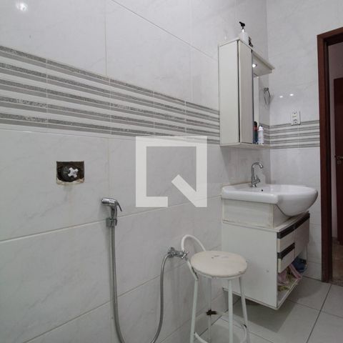 Casa à venda com 200m², 6 quartos e 2 vagasBanheiro da Suite