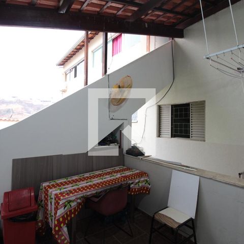 Casa à venda com 200m², 6 quartos e 2 vagasArea de Serviço