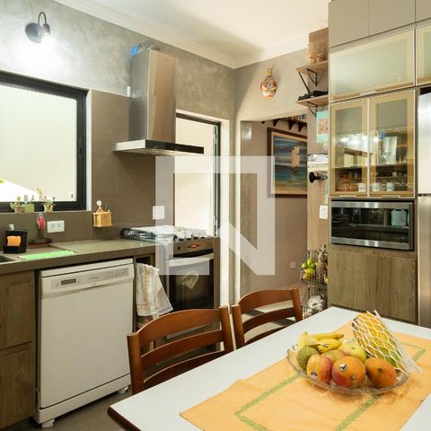 Casa à venda com 312m², 3 quartos e 2 vagas Casa à venda com 312m², 3 quartos e 2 vagasCozinha
