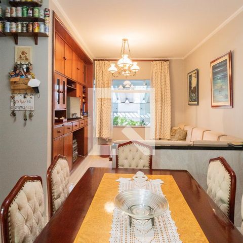 Casa à venda com 312m², 3 quartos e 2 vagas Casa à venda com 312m², 3 quartos e 2 vagasSala de Jantar