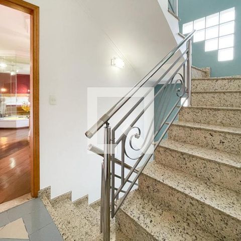 Casa à venda com 312m², 3 quartos e 2 vagas Casa à venda com 312m², 3 quartos e 2 vagasAcesso - Quartos
