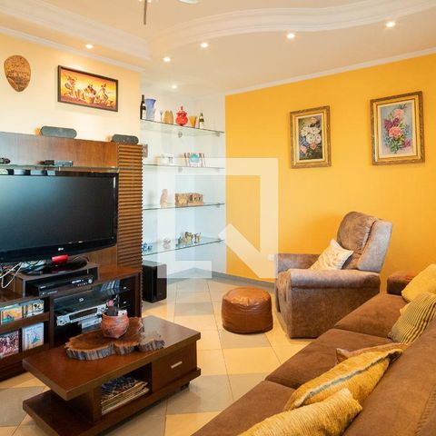 Casa à venda com 312m², 3 quartos e 2 vagas Casa à venda com 312m², 3 quartos e 2 vagasSala de TV