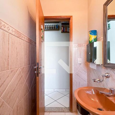 Casa à venda com 312m², 3 quartos e 2 vagas Casa à venda com 312m², 3 quartos e 2 vagasLavabo 2