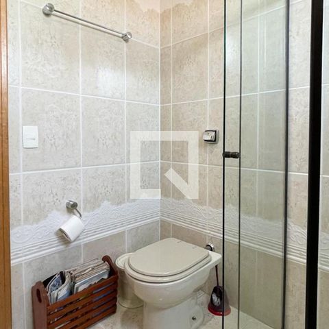 Casa à venda com 312m², 3 quartos e 2 vagas Casa à venda com 312m², 3 quartos e 2 vagasBanheiro Social