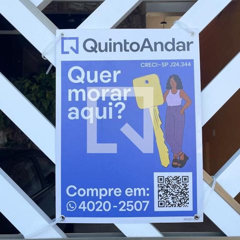 Casa à venda com 312m², 3 quartos e 2 vagas Casa à venda com 312m², 3 quartos e 2 vagasFachada