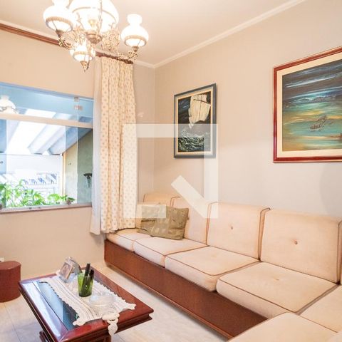 Casa à venda com 312m², 3 quartos e 2 vagas Casa à venda com 312m², 3 quartos e 2 vagasSala