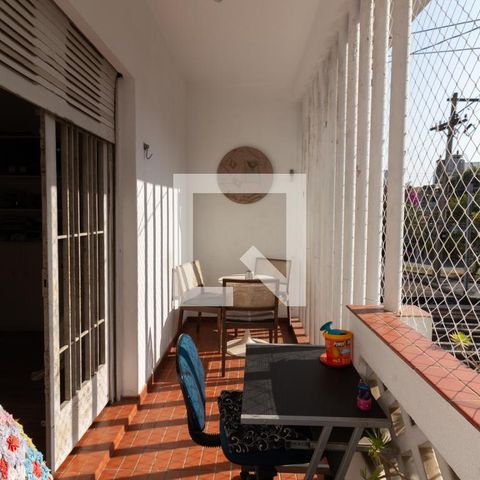 Casa à venda com 180m², 2 quartos e 2 vagas Casa à venda com 180m², 2 quartos e 2 vagasVaranda/Quarto 1