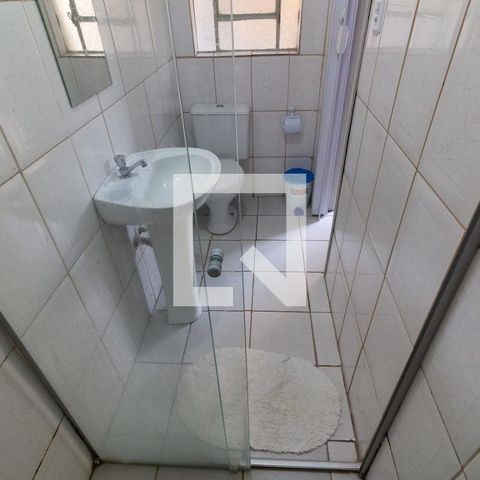 Casa à venda com 180m², 2 quartos e 2 vagas Casa à venda com 180m², 2 quartos e 2 vagasBanheiro/serviço