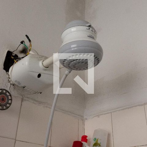 Casa à venda com 180m², 2 quartos e 2 vagas Casa à venda com 180m², 2 quartos e 2 vagasBanheiro