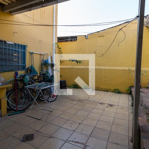 Casa à venda com 180m², 2 quartos e 2 vagas Casa à venda com 180m², 2 quartos e 2 vagasÁrea comum