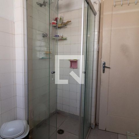 Casa à venda com 180m², 2 quartos e 2 vagas Casa à venda com 180m², 2 quartos e 2 vagasBanheiro