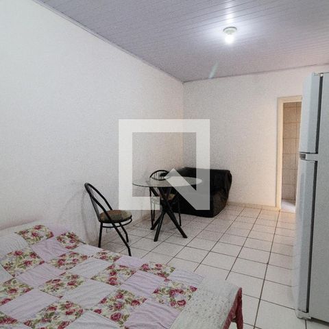 Casa à venda com 180m², 2 quartos e 2 vagas Casa à venda com 180m², 2 quartos e 2 vagasEdícula