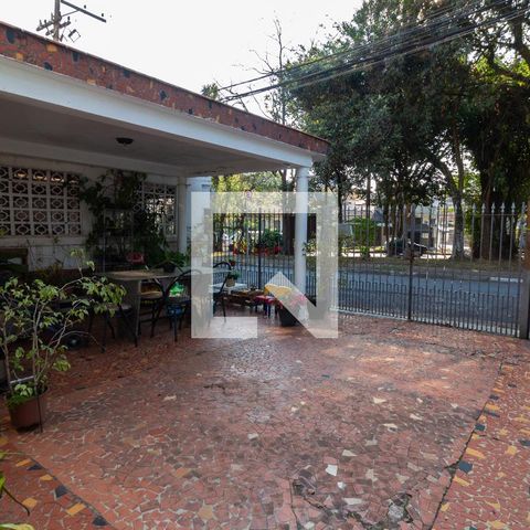 Casa à venda com 180m², 2 quartos e 2 vagas Casa à venda com 180m², 2 quartos e 2 vagasÁrea comum