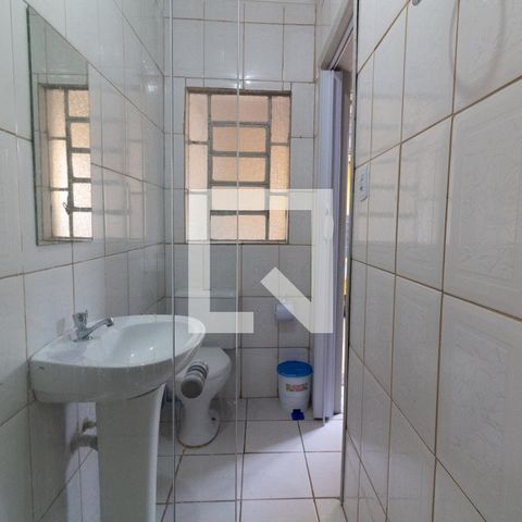 Casa à venda com 180m², 2 quartos e 2 vagas Casa à venda com 180m², 2 quartos e 2 vagasBanheiro/serviço