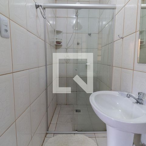 Casa à venda com 180m², 2 quartos e 2 vagas Casa à venda com 180m², 2 quartos e 2 vagasBanheiro/serviço