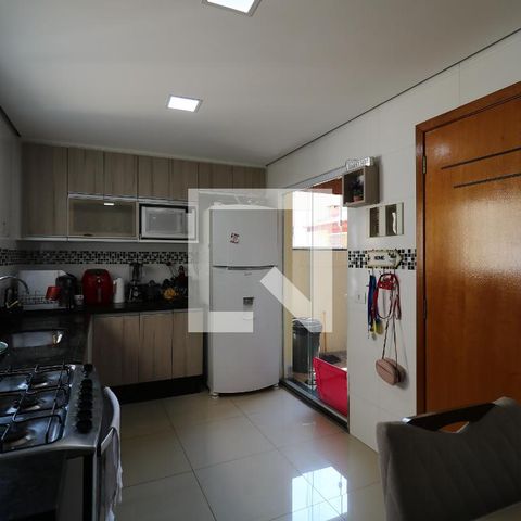 Apartamento à venda com 140m², 3 quartos e 2 vagasCozinha