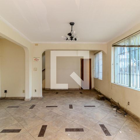 Casa à venda com 210m², 5 quartos e 3 vagasSala