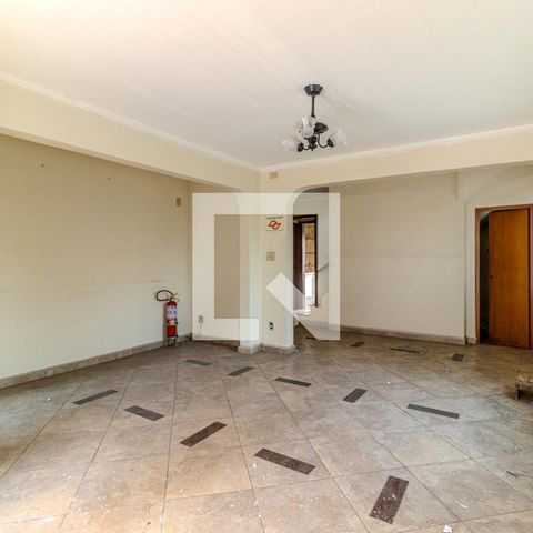 Casa à venda com 210m², 5 quartos e 3 vagasSala