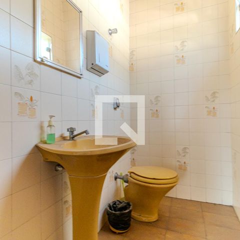 Casa à venda com 210m², 5 quartos e 3 vagasBanheiro da Suíte 2