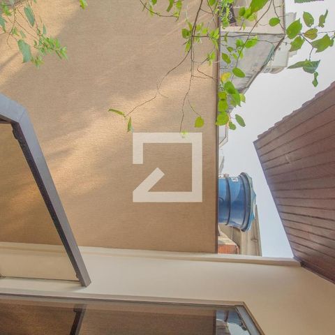 Casa à venda com 434m², 4 quartos e 8 vagas Casa à venda com 434m², 4 quartos e 8 vagasVaranda