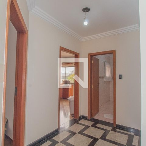 Casa à venda com 434m², 4 quartos e 8 vagas Casa à venda com 434m², 4 quartos e 8 vagasHall Quartos