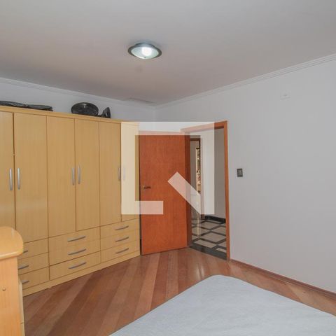 Casa à venda com 434m², 4 quartos e 8 vagas Casa à venda com 434m², 4 quartos e 8 vagasQuarto 3