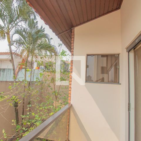 Casa à venda com 434m², 4 quartos e 8 vagas Casa à venda com 434m², 4 quartos e 8 vagasvaranda