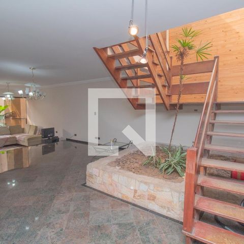 Casa à venda com 434m², 4 quartos e 8 vagas Casa à venda com 434m², 4 quartos e 8 vagasSala detalhes