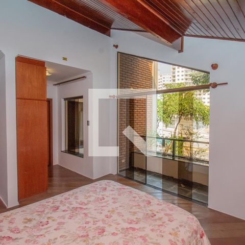 Casa à venda com 434m², 4 quartos e 8 vagas Casa à venda com 434m², 4 quartos e 8 vagasQuarto 1