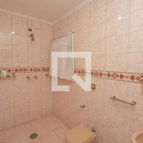Casa à venda com 434m², 4 quartos e 8 vagas Casa à venda com 434m², 4 quartos e 8 vagasBanheiro