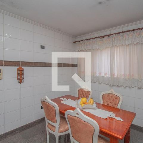 Casa à venda com 434m², 4 quartos e 8 vagas Casa à venda com 434m², 4 quartos e 8 vagasCozinha