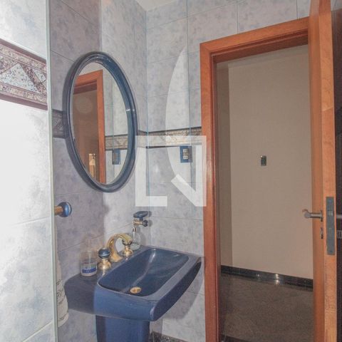 Casa à venda com 434m², 4 quartos e 8 vagas Casa à venda com 434m², 4 quartos e 8 vagasLavabo