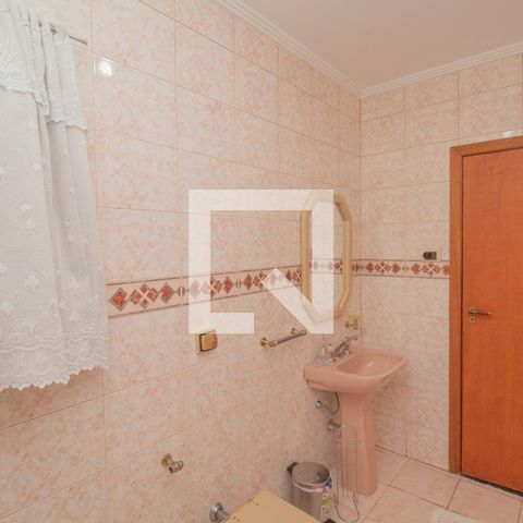 Casa à venda com 434m², 4 quartos e 8 vagas Casa à venda com 434m², 4 quartos e 8 vagasBanheiro